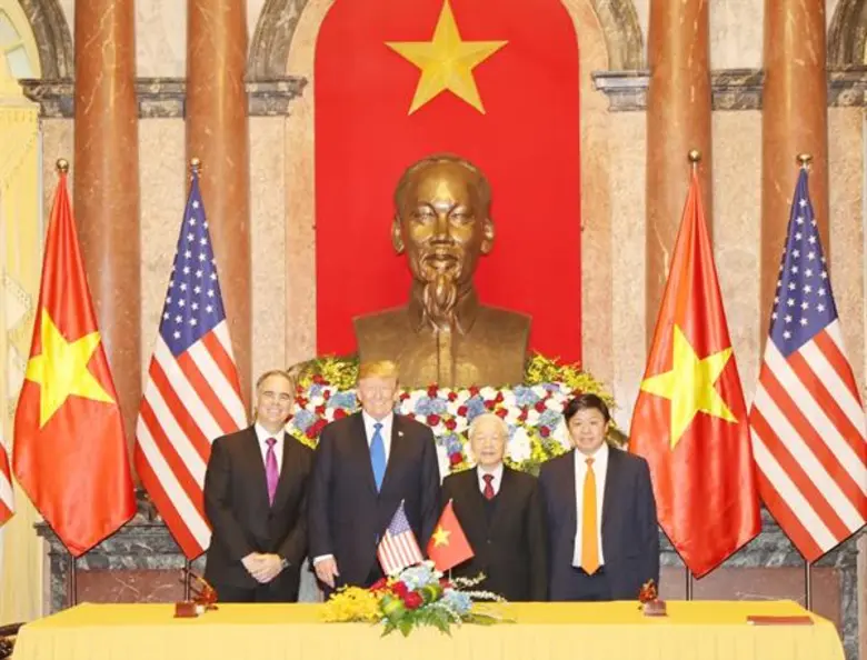 เวียตเจ็ทลงนามสัญญาจัดซื้อเครื่องบินโบอิ้งลำใหม่ 100 ลำ  และสัญญาการสนับสนุนด้านเครื่องยนต์กับบริษัทเจเนอรัลอิเล็กทริก รวมมูลค่า 18 พันล้านดอลลาร์