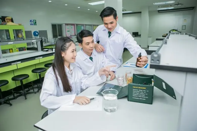 'พีไอเอ็ม’ ชี้โลกดิจิทัลต้องการ “จูเนียร์” ความสามารถเท่า “ซีเนียร์” ตอกย้ำบทบาทภาคการศึกษา สร้างบัณฑิตด้วยแนวทาง PIM The Original