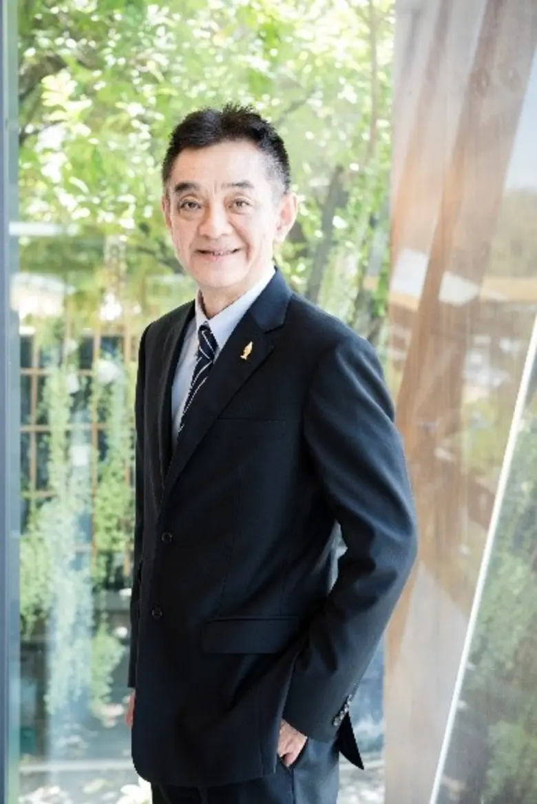 นอกจากจะเป็นที่รักของน้องๆ พนักงานในออฟฟิ...