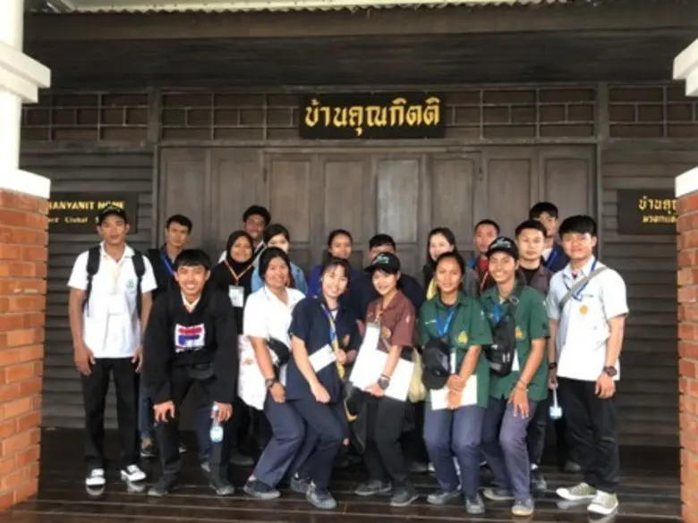 นักศึกษาวิทยาลัยเกษตรและเทคโนโลยีในเขตภาค...