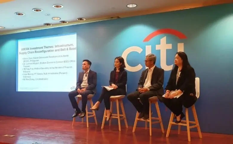 รองเลขาธิการฯ อีอีซี เข้าร่วมเสวนา สร้างค...