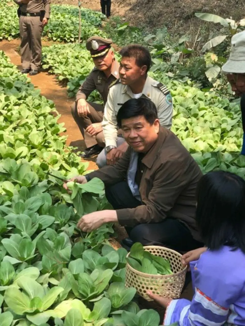 พลเอก สุรศักดิ์ กาญจนรัตน์ รัฐมนตรีว่าการ...