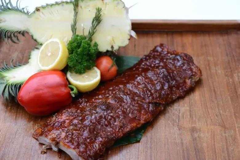 ห้องอาหารจินเจอร์ โรงแรมฮอลิเดย์ อินน์ กร...