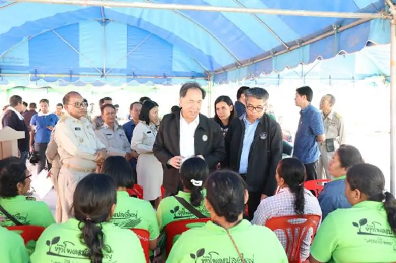 รัฐมนตรีว่าการกระทรวงเกษตรและสหกรณ์ลงพื้นที่นครสวรรค์ เยี่ยมชมแปลงข้าวโพดเกษตรกรทยอยเก็บเกี่ยวผลผลิตสร้างรายได้เฉลี่ย 8,040 บาท/ไร่