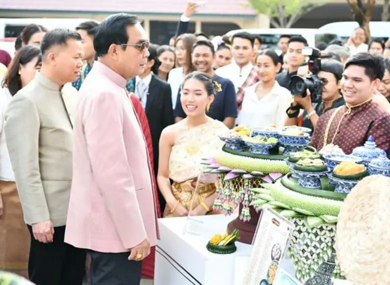 นายกรัฐมนตรี-ครม.ชมนิทรรศการและกิจกรรมงาน...