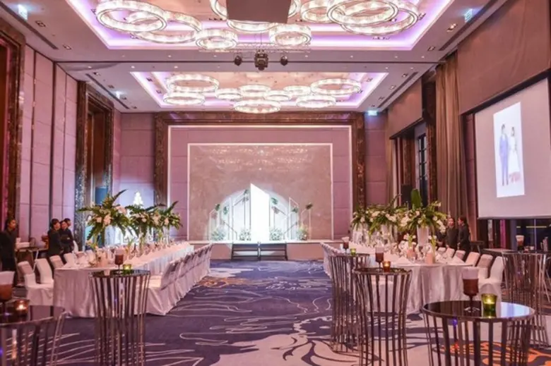 'ETERNAL LOVE' แพ็คเกจฉลองวันเริ่มต้นของรักนิรันดร์โดยโรงแรมเลอ เมอริเดียน สุวรรณภูมิฯ ในงาน สบายเว้ดดิ้ง เฟสติวัล 2019 ศูนย์การค้าสยามพารากอน 23 – 24 มีนาคม 2562 เวลา 10:00 – 20:00 น.