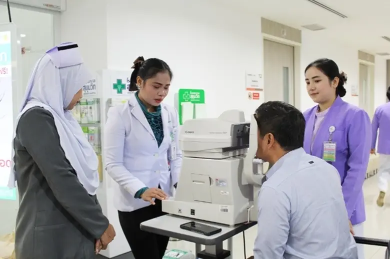 ภาพข่าว: โรงพยาบาลสุขุมวิท ให้บริการตรวจวัดความดันตา เนื่องในวันต้อหินโลก