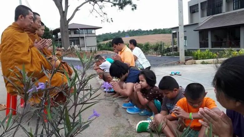 "มูลนิธิมกุฏคีรีวันเพื่อคนตาบอด" ร่วมกับ ...