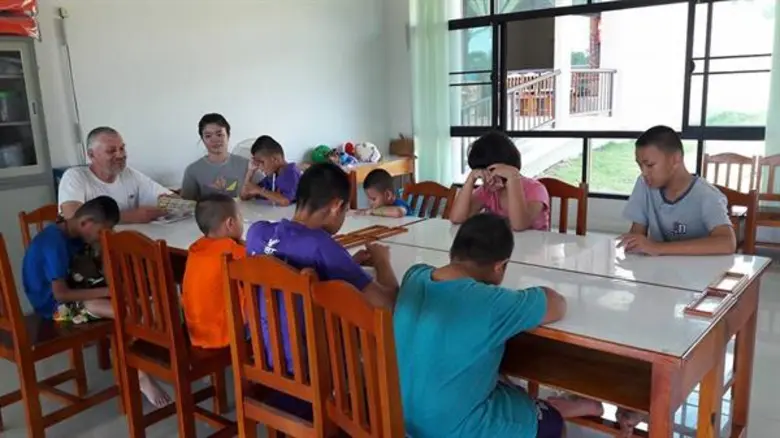 การกุศลช่วยเหลือโรงเรียนสอนคนตาบอด มกุฏคีรีวัน (เขาใหญ่) จ.นครราชสีมา