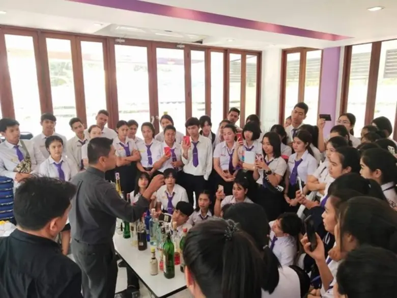 สถาบันพัฒนาฝีมือแรงงาน 21 ภูเก็ต ได้รับกา...