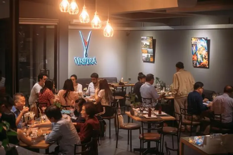 VINIFERA ร้านอาหารฝรั่งเศสชวนหลงใหล จิบไวน์สุดคัดสรร เคล้าอาหารเลิศรส บนพื้นที่สีเขียวรายล้อม