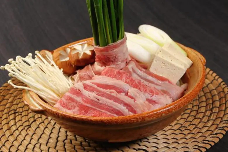 สึโบฮาจิจัดชุดปาร์ตี้อิ่มอร่อยไม่อั้นในเวลา 90 นาที