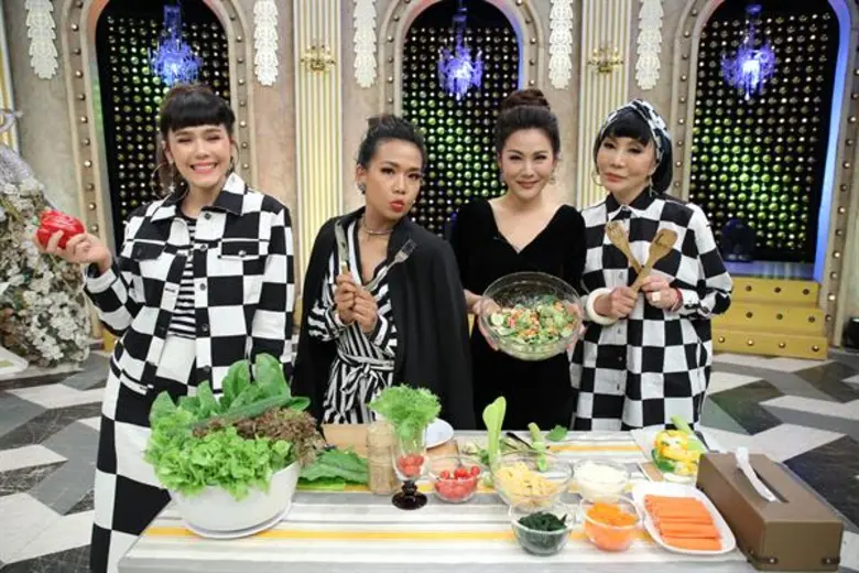 รายการ '3 แซบ' อาทิตย์นี้ เกาะติดชีวิตนัก...