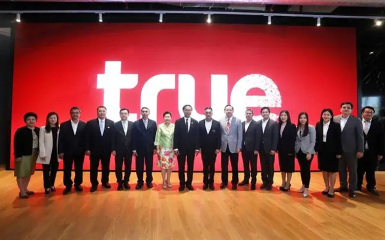 รัฐมนตรีว่าการกระทรวงดิจิทัลเพื่อเศรษฐกิจและสังคม นำคณะเข้าเยี่ยมชม Co-Working Space ณ ทรู แบรนดิ้ง ช้อป ไอคอนสยาม