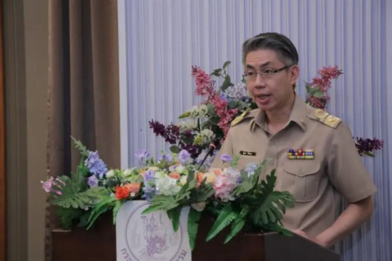 กระทรวงอุตสาหกรรม (อก.) จับมือรถยนต์ 12 แ...