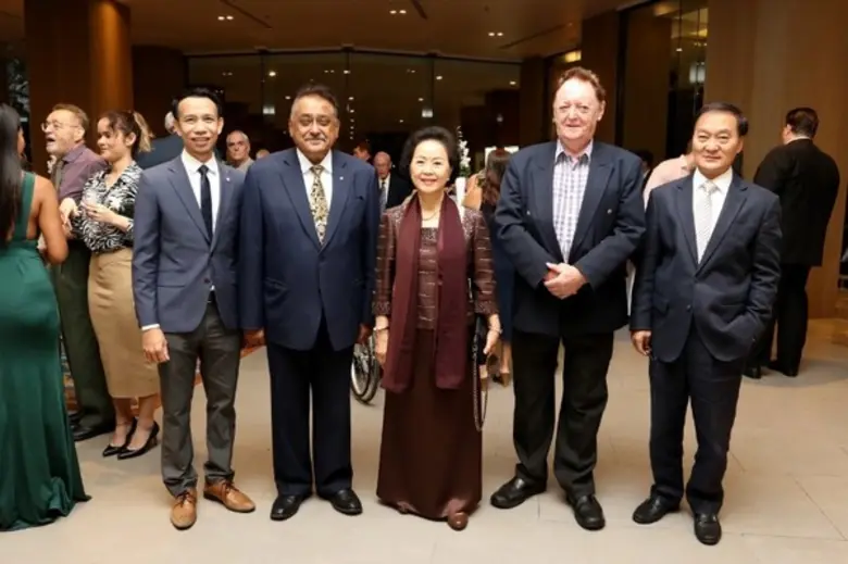 กลับมาอีกครั้งกับงานเลี้ยงอาหารค่ำ และไวน...