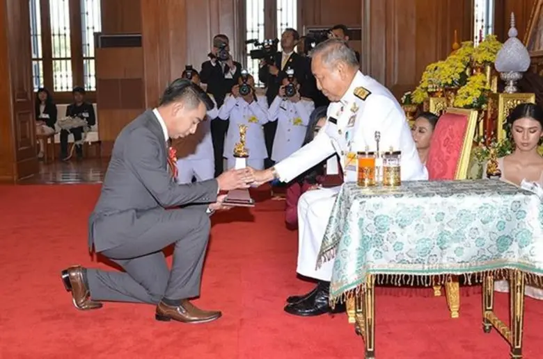 สมเด็จพระเจ้าอยู่หัวมหาวชิราลงกรณ บดินทรเ...