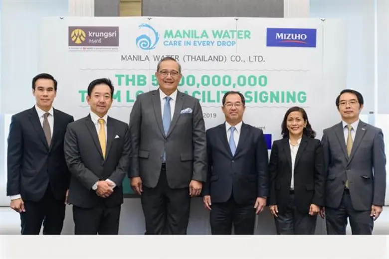 นายยูโซะ นาคาดะ (ที่ 2 จากซ้าย) ประธานกลุ...