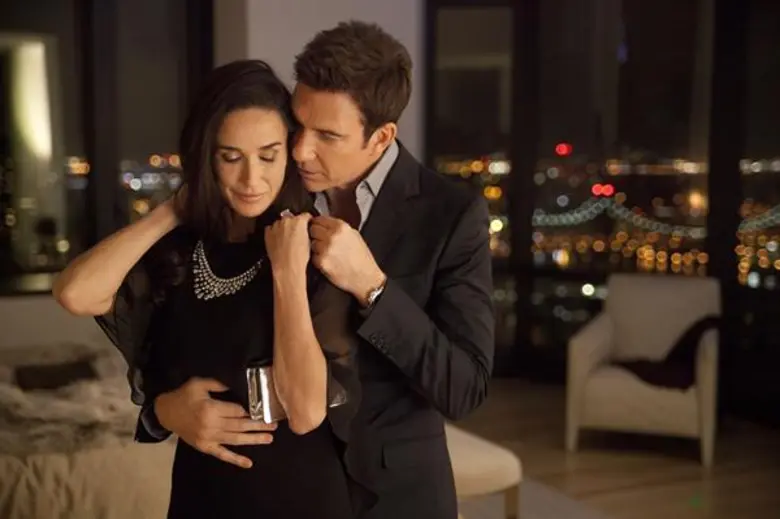 ดีแลน แม็คเดอมอตต์ หล่อร้าย ปะทะ เดมี่ มัวร์ ใน BLIND เล่ห์รักบอด