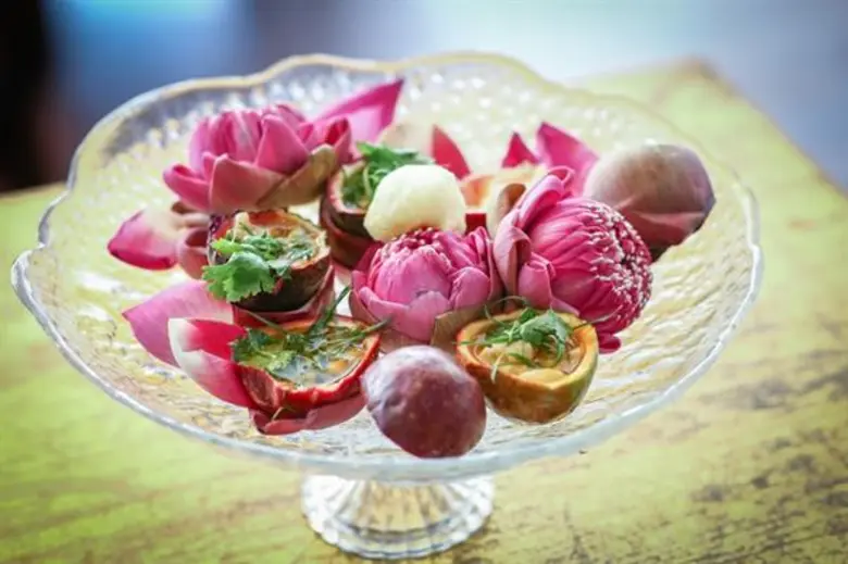 กลับมาอีกครั้งกับ “ไทย แกสโตรโนมี ซีรีส์ 2” ณ ห้องอาหารสระบัว บาย กิน กิน ดินเนอร์สุดพิเศษที่รวบรวมสุดยอดเชฟชื่อดังแห่งวงการอาหารไทยไว้ในค่ำคืนเดียว 8 มิถุนายน ศกนี้