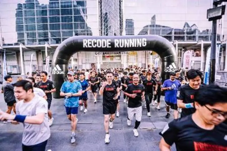 อาดิดาส จัดกิจกรรม “RECODE RUNNING FESTIVAL” พานักวิ่งบุกเบิกเส้นทางฝ่าด่านสุดมันส์ไปพร้อมกับรองเท้า “อัลตร้าบูสท์ 19”