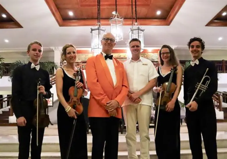 อีกหนึ่งค่ำคืนแห่งเสียงดนตรีสุดอลังการเคล...