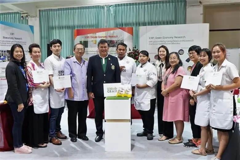 ดร.ดำรงค์ ศรีพระราม รองอธิการบดีฝ่ายบริหา...