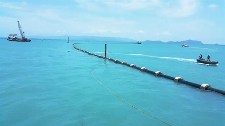 เอสซีจี ร่วมกับ กปภ. นำร่องยกระดับมาตรฐานท่อประปาขนาดใหญ่ ด้วยนวัตกรรมพลาสติก PE112  จากเอสซีจี รายแรกของโลก ล่าสุด ได้เปิดส่งน้ำลอดใต้ทะเลสู่เกาะสมุยเป็นครั้งแรกในไทย  ช่วยแก้ปัญหาการขาดแคลนน้ำ เพื่อเพิ่มคุณภาพชีวิตที่ดี