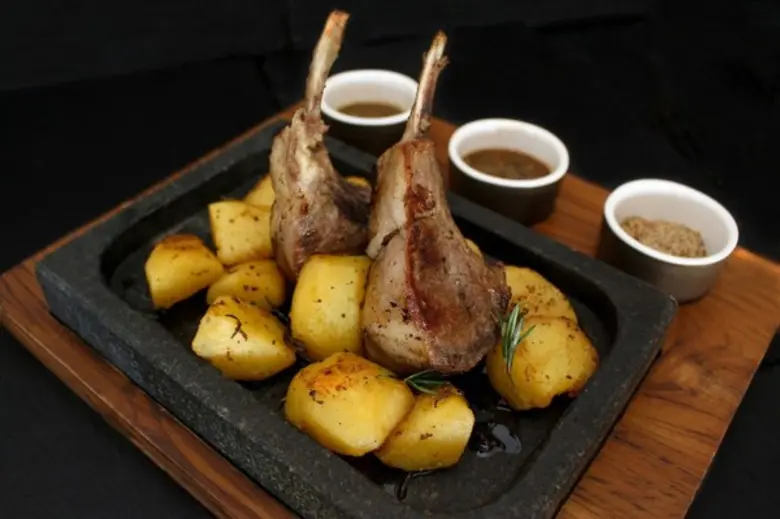 ต้อนรับฤดูใบไม้ผลิของประเทศอิตาลีในเดือนม...