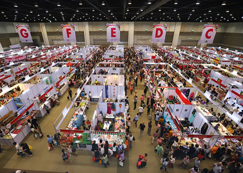 รอยัล พารากอน ฮอลล์ ร่วมโครงการ CARE THE ...