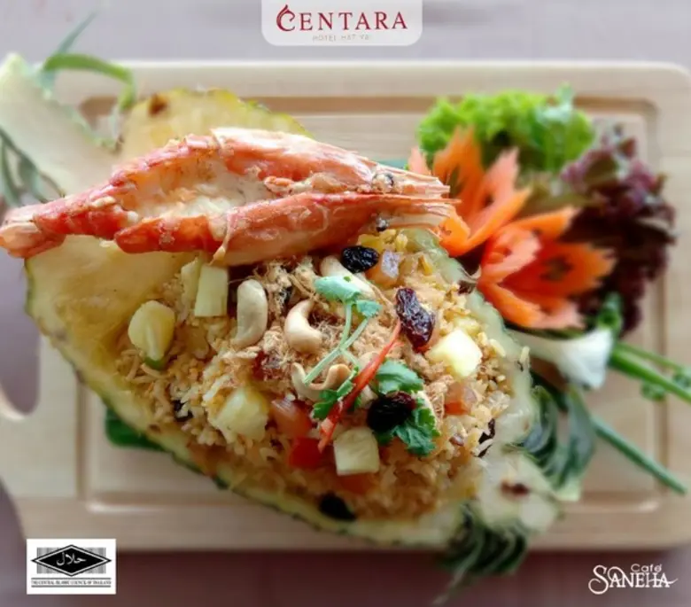 ข้าวอบสับปะรดเคียงกุ้งแม่น้ำทอด ฮาลาล เรา...