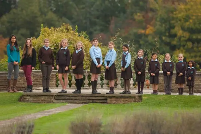 โรงเรียน นอร์ธลอนดอน คอลลีเจียท (North Lo...