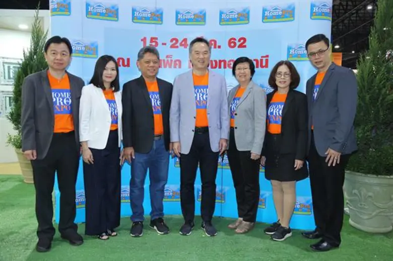 นายคุณวุฒิ ธรรมพรหมกุล กรรมการผู้จัดการ บ...