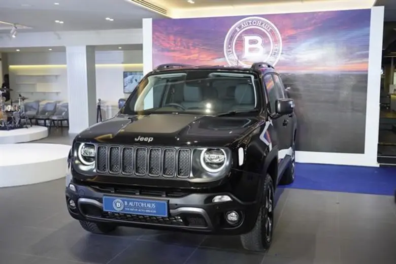 Benz Auto Service อัพเกรดธุรกิจ รีแบรนด์สู่ B Autohaus มิติใหม่แห่งบริการด้านยานยนต์ของคนรุ่นใหม่ ชูบริการครบวงจรที่เข้าใจลูกค้า เชื่อมั่นตลาดรถยนต์ไทยระดับบนขยายตัวต่อเนื่อง เผย Jeep Renegade พรีเมียมคาร์รุ่นพิเศษครั้งแรกในไทย ราคา 3.49 ล้านบาท