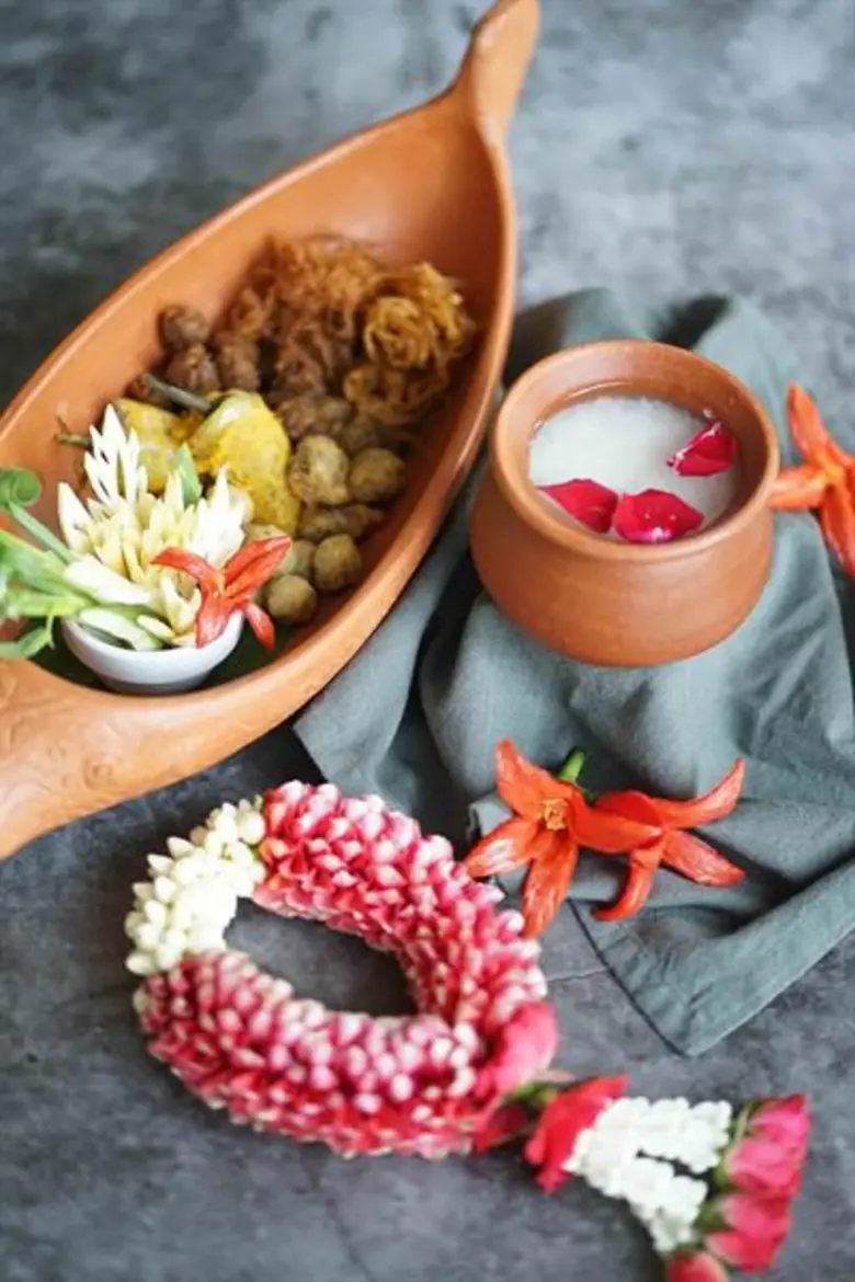 หอม เย็น ชื่นใจกับข้าวแช่ ฮาลาล และข้าวเหนียวมะม่วง ที่โรงแรมอัล มีรอซ ถึงสิ้นเดือนเมษายนนี้