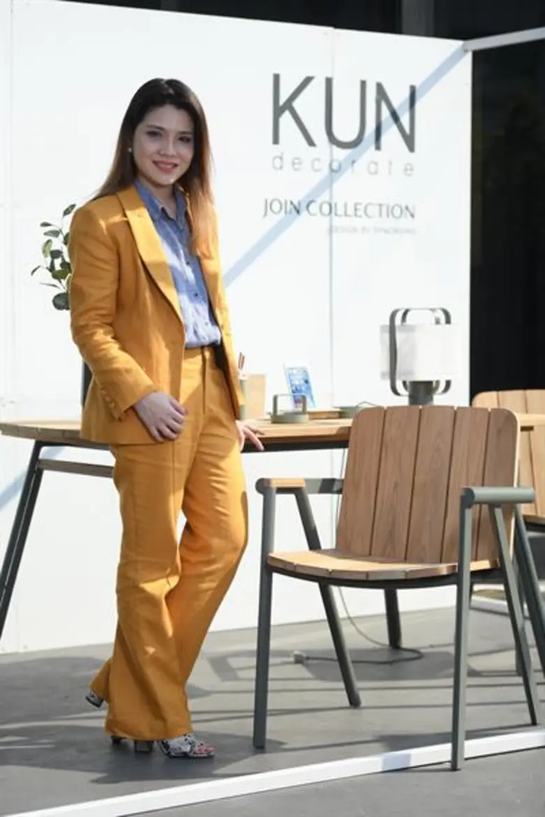 KUN decorate ก้าวสู่ปีที่ 11 ตั้งเป้ายอดขายกลุ่มรีเทลและโรงแรมไฮเอนท์โต 30%  มั่นใจตลาดเฟอร์นิเจอร์ไทยขยายตัวหลังการเลือกตั้ง เตรียมขยายธุรกิจต่อเนื่อง เปิดตัว “Join Collection” จับอลูมิเนียมผสมไม้ เพิ่มไอเทมตกแต่งบ้าน