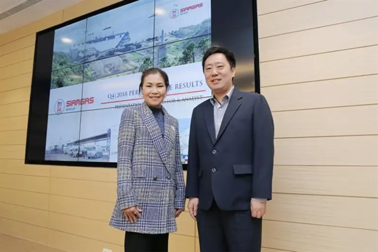 นางจินตณา กิ่งแก้ว (ซ้าย) รองกรรมการผู้จั...