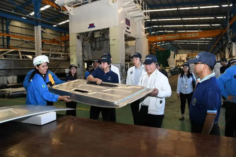 รมช.กระทรวงคมนาคม เยี่ยมชมโรงงาน สกุลฎ์ซี อินโนเวชั่น โครงการยานยนต์สมัยใหม่ ฝีมือคนไทย