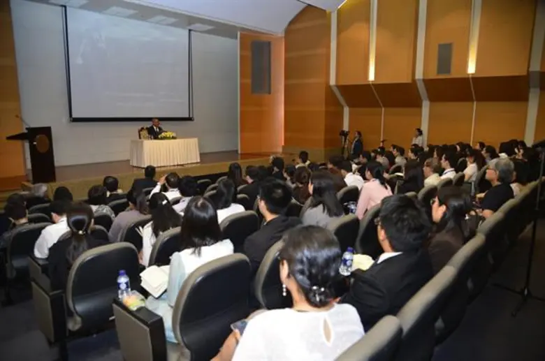 “รมช.วิวัฒน์” เยือนกระทรวงการต่างประเทศ ชู หลักปรัชญาเศรษฐกิจพอเพียง หนทางสู่การพัฒนาที่ยั่งยืน แนะการพัฒนาทั้งปวงต้องเริ่มจาก “พัฒนาคน”ให้พร้อมรับการเปลี่ยนแปลงในทุกด้าน