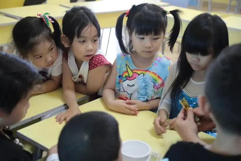 สาธิตกรุงเทพธนฯ เชิญทีมวิชาการ สาธิตจุฬาฯ สอนค่ายวิชาการ สร้างความรู้จากการลงมือจริง
