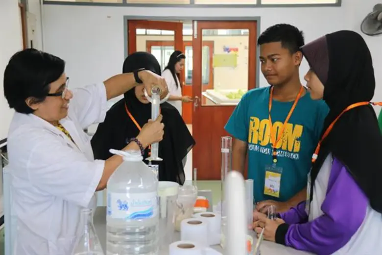 มรภ.สงขลา สานสัมพันธ์ชายแดนใต้ผ่านค่ายวิทย์-คณิตฯ