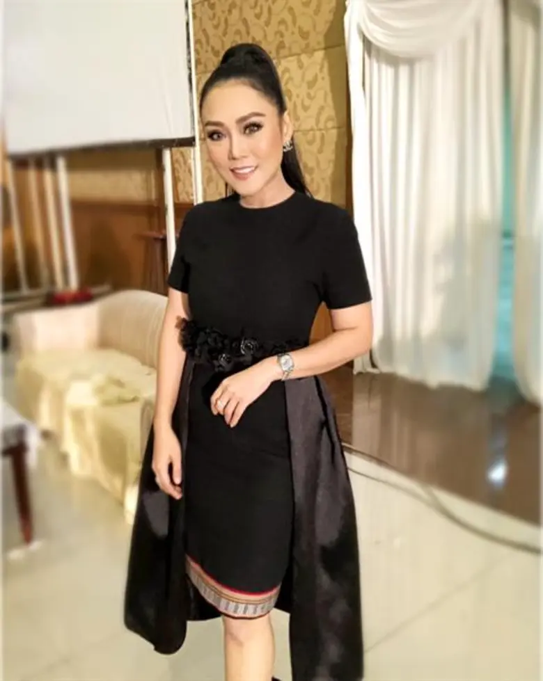 ได้ชื่อว่าเป็น "ศิลปินตัวแม่" แห่ง ค่าย อ...