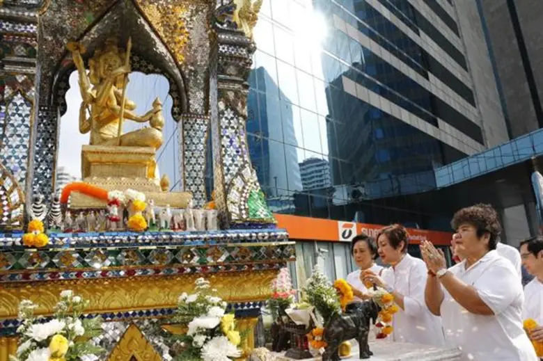 ช่อง 3 จัดพิธีครอบครูประจำปี 2562 “ส่งต่อความเป็นสิริมงคลให้คนช่อง 3”