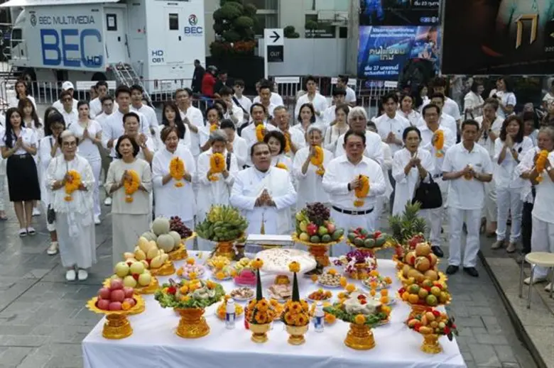 ช่อง 3 จัดพิธีครอบครูประจำปี 2562 “ส่งต่อความเป็นสิริมงคลให้คนช่อง 3”