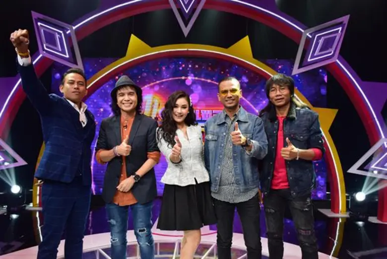 เอาใจช่วย “หมอปุ๊ก” แชมป์4สมัย “ดวลเพลงชิงทุน” ปะทะคู่ดวล “น้องออม” เด็กสมาธิสั้นหาเงินไปรักษาแม่ป่วยลมชัก