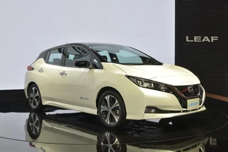 นิสสัน นำเสนอรถยนต์ที่เป็นมิตรกับสิ่งแวดล้อม พร้อมสนับสนุนกรุงเทพฯ เดินหน้าสู่เมืองอัจฉริยะ รถยนต์ไฟฟ้า นิสสัน ลีฟ จะเป็นแนวทางนำไปสู่การขับเคลื่อนแบบใหม่ และยั่งยืน