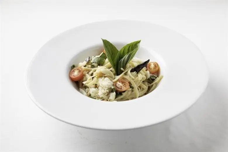 เมนูเด็ดพร้อมเสิร์ฟความอร่อยเต็มๆ คำ! กุ้งและเนื้อย่างราดซอสเกรวี่ & ลิงกัวนีพาสต้าเนื้อปูรสจัดจ้าน ณ ห้องอาหารแคลิฟอร์เนีย สเต็ก โรงแรมแคนทารี อยุธยา