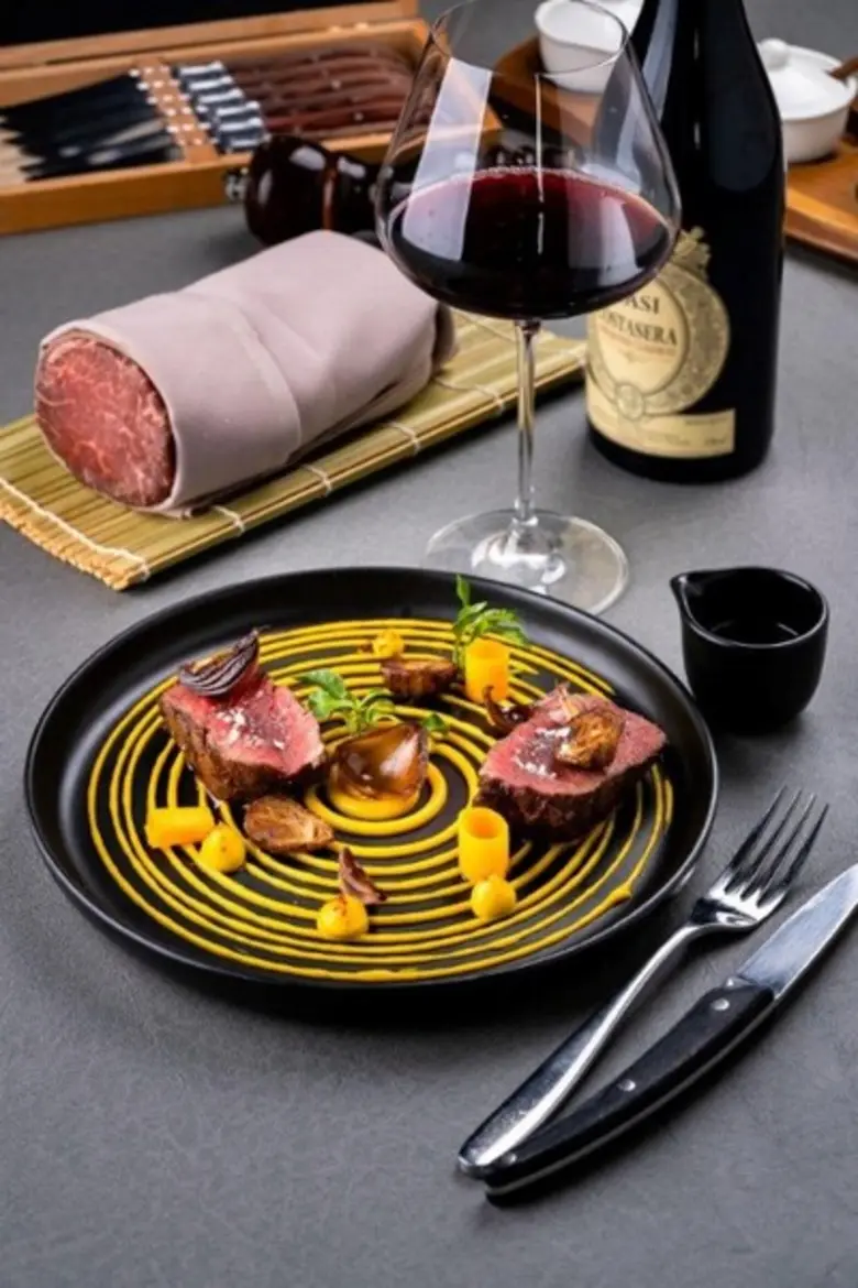 เลซี่ ซันเดย์ และ บีฟอราวด์เดอะเวิลด์ ที่ บาร์เบต เดอะสเต็กเฮ้าส์ แบงค็อก