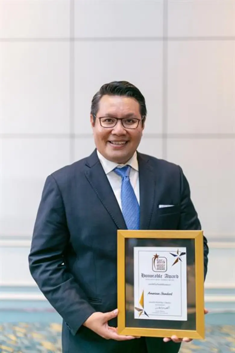 นายสิทธิรัฐ วัชราภรณ์ กรรมการผู้จัดการ บริษัท ลิกซิ...