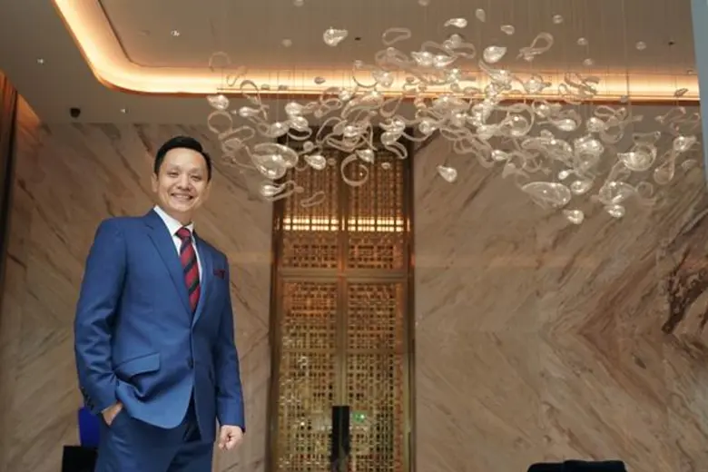 “แสนสิริ” เผยโฉม “เดอะ โมนูเมนต์ ทองหล่อ” แลนด์มาร์คแห่งใหม่ พร้อมเข้าอยู่ รุกกลยุทธ์จัดทัพพอร์ตแบรนด์ “Sansiri Luxury Collection” มูลค่ารวมกว่า 22,000 ลบ.  ย้ำผู้นำเซกเมนต์ลักซ์ชัวรี่ และซูเปอร์ลักซ์ชัวรี่ ตอบโจทย์ดีมานด์ลูกค้าไฮเอนด์ศักยภาพ